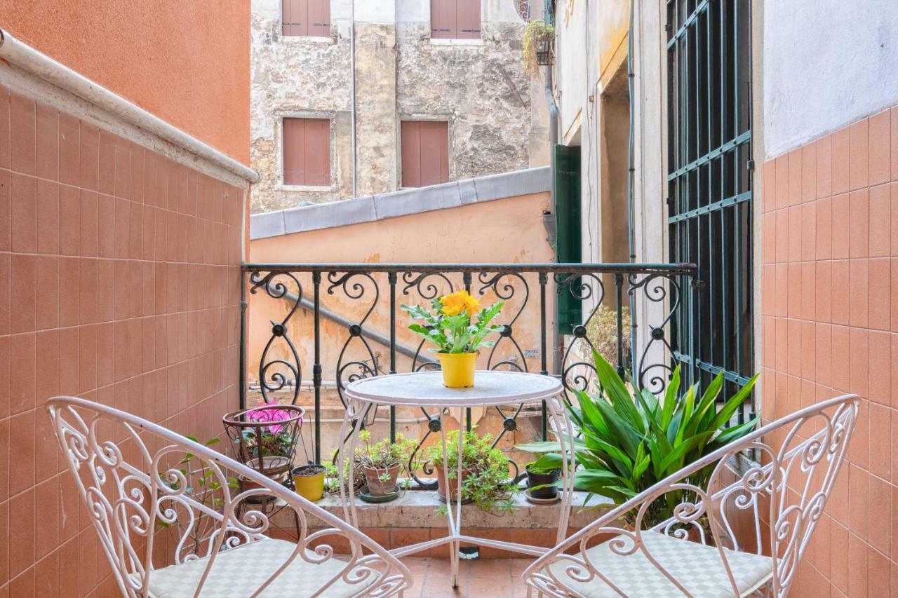 Venetian Infinity Apartment Luaran gambar